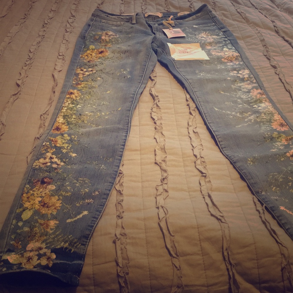 Jessica Simpson kiss me super skinny